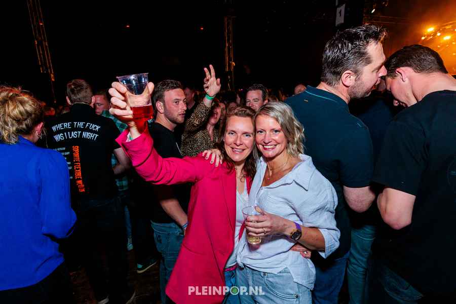 Publiek Bewerkt    (52)